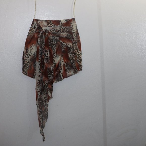 SHEIN VCAY Mixed Print Knot Front Skirt - Picture 4 of 10